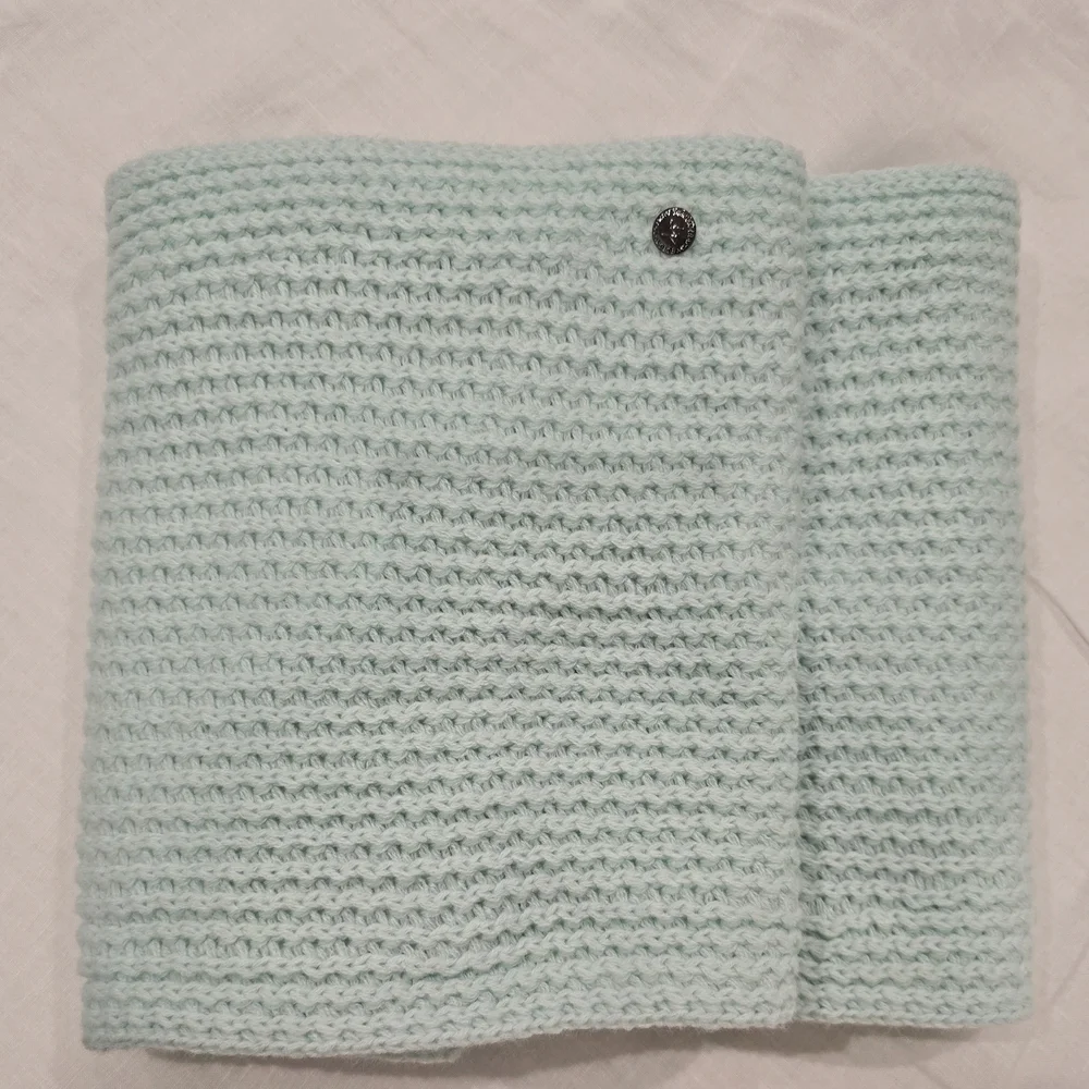 BCBG Light Green Knit Waffle‎ Scarf Multi Use Headcover Infinity COZY Thick